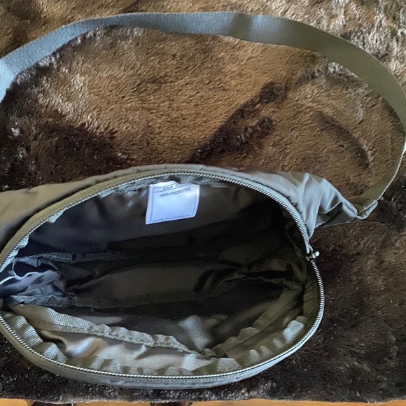 Adidas Waist Pack “Equality” - Picture 4 of 4